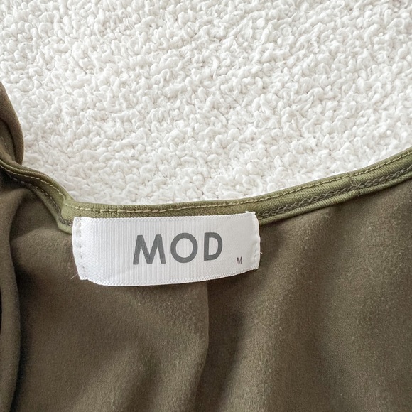 (MOD boutique) super soft olive green long sleeve romper - Picture 7 of 8